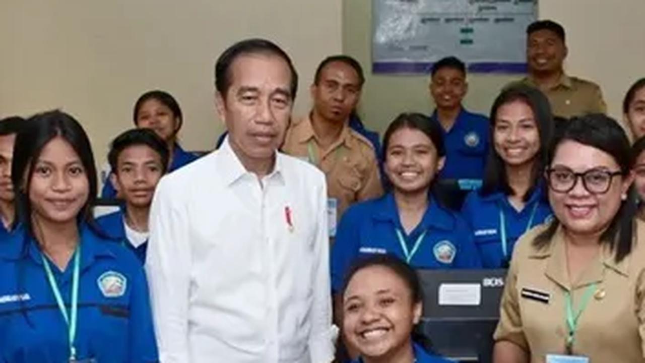 Jokowi Janji Beri Mobil Baru dan Mesin Kayu untuk SMKN 5 Kupang: Kalau Praktik Hati-Hati