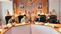 Sebelas mahasiswi Universitas Darussalam (Unida) Gontor selama empat hari melakukan ‘study tour’ di Jakarta.