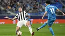 Zenit kembali mengancam Juventus pada menit ke-56. Tembakan Claudinho (kanan) ke arah tiang jauh masih melenceng dari arah gawang. (AP/Dmitry Lovetsky)