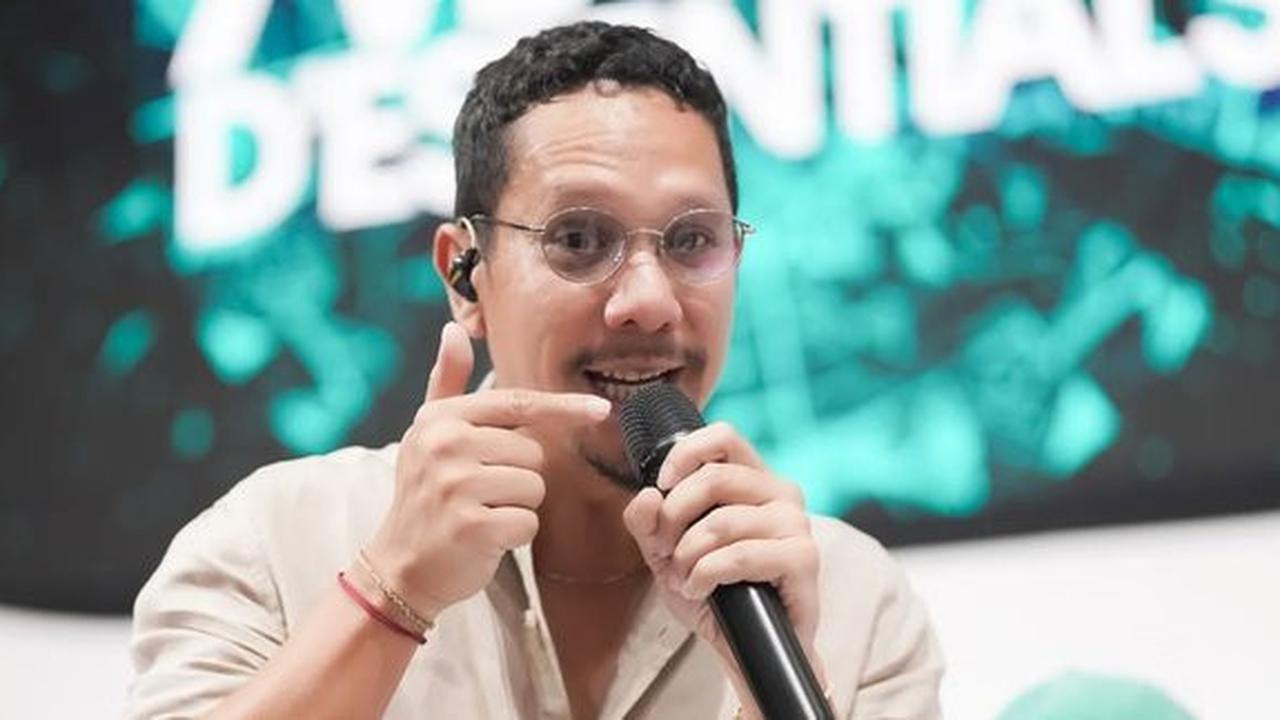 Angga Puradiredja Ungakap Rasanya Ngeband Bareng Adiknya Sendiri Bersama Maliq & D'Essentials