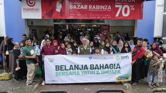Serunya Belanja Baju Lebaran Bareng Anak-anak Mualaf Keturunan Baduy