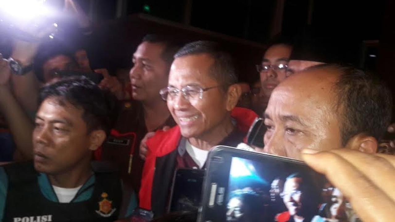 Dahlan Iskan ditahan