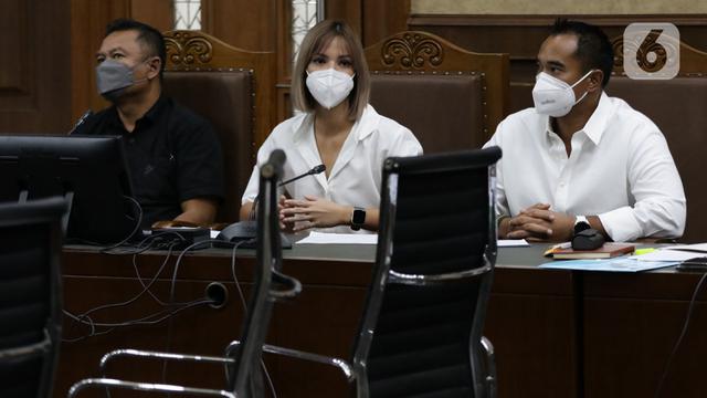 FOTO: Sidang Lanjutan Nia Ramadhani dan Ardi Bakrie