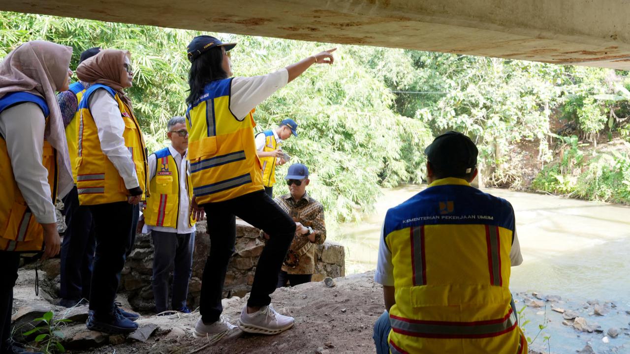 Wamen Diana Tinjau Jembatan Way Sabuk dan Jalan Kotabumi–Terbanggi Besar