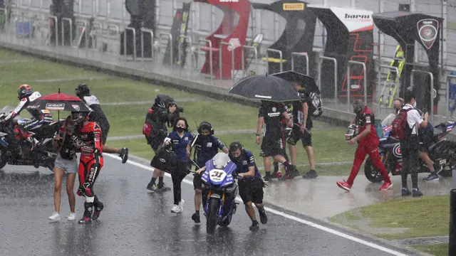 Foto: Toprak Razgatlioglu Jadi Juara Dunia, Jonathan Rea Menangkan Race 1 dan 2 WSBK Mandalika 2021