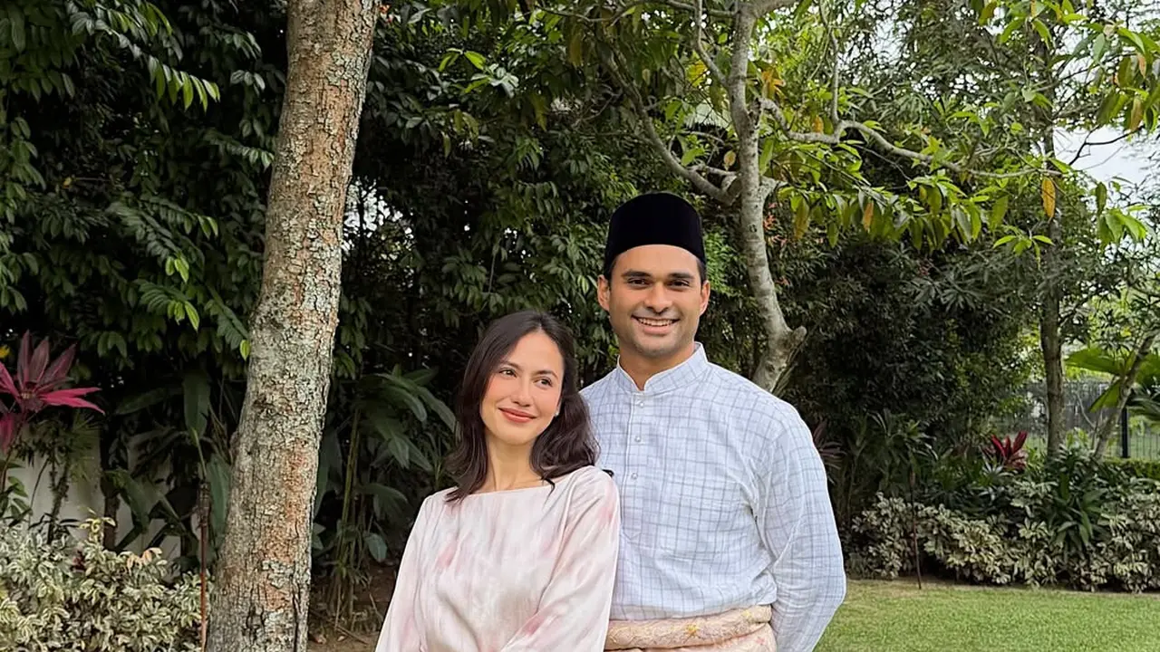 Pevita Pearce dan Mirzan Meer Kompak Pakai Busana Melayu, Tampil Serasi dalam Nuansa Lebaran yang Elegan