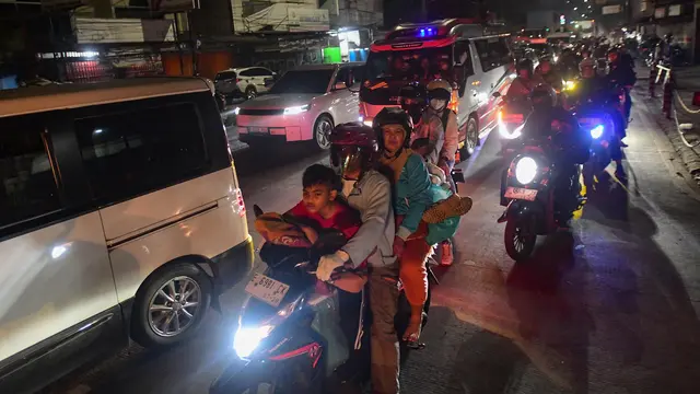 Gelombang Mudik Lebaran 2026, Jalur Arteri Bekasi Dipadati Pemudik Motor