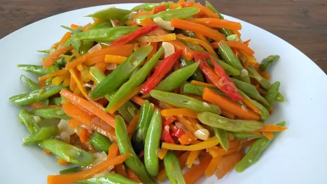 Tumis Buncis Wortel (Foto: YouTube Happy Nomnom)