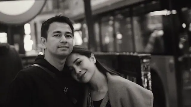Momen Mesra Raffi dan Gigi di London yang Romantis Abis