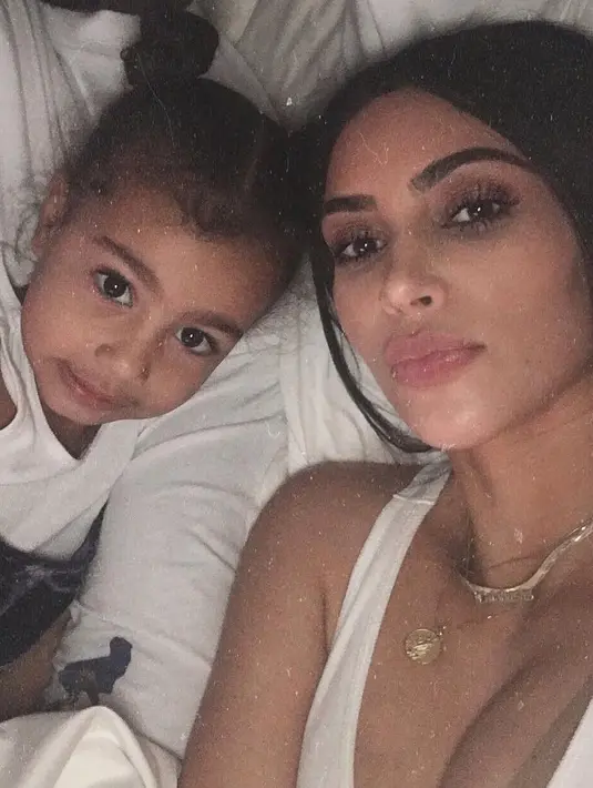 Kim Kardashian kini sangat menikmati perannya sebagai seorang selebriti dan juga seorang ibu. (instagram/kimkardashian)