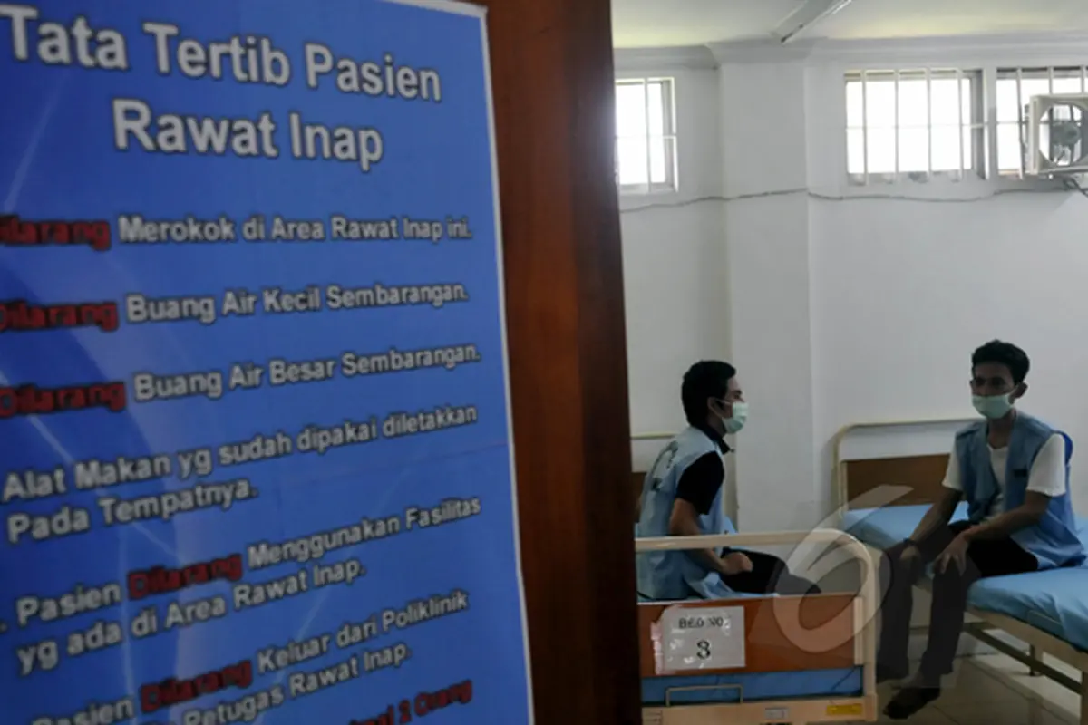 Warga Binaan Melakukan Pemeriksaan Tuberkulosis di LP Cipinang