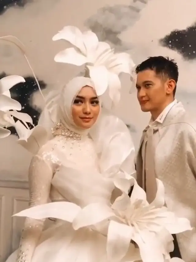 7 Potret Prewedding Citra Kirana dan Rezky Aditya dengan Suasana