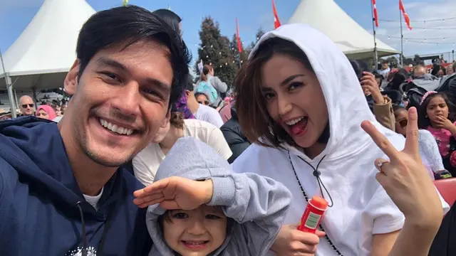 Tidak Saling Hapus Postingan, Ini 6 Potret Kompak Richard Kyle dan Jedar saat Asuh El Barack