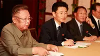Kim Jong-il (kiri) (Wikimedia Commons)