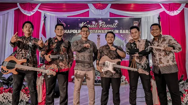 6 Potret Kompak Justice Band Polres Kobar, Ciptakan Lagu Sulitnya Cari Kerja