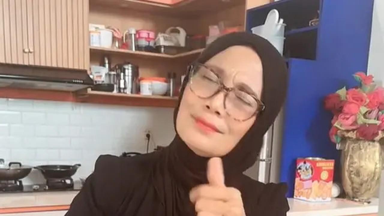 6 Foto Dapur Sederhana di Rumah Nursyah, Ibu Indah Permatasari yang Tampil Rapi dan Bersih
