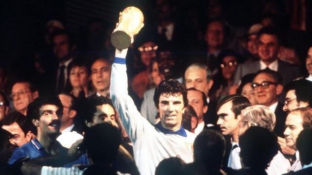 Foto: Barisan 5 Pemain Tertua yang Berhasil Angkat Trofi Juara Piala Dunia Sepanjang Sejarah, Miroslav Klose Terbaru