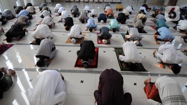 FOTO: Penerapan Protokol Kesehatan Salat Idul Adha di Bogor