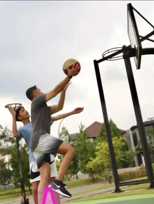 <p>[Instagram/hengkykurniawan]</p>