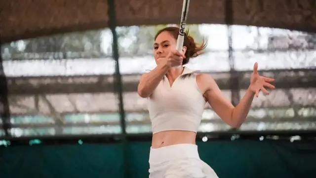 Kompak Bareng Shalom, Ini 7 Potret Wulan Guritno Saat Main Tenis
