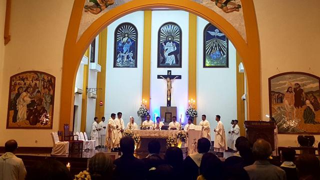 Gereja Paroki Kristus Raja Surabaya