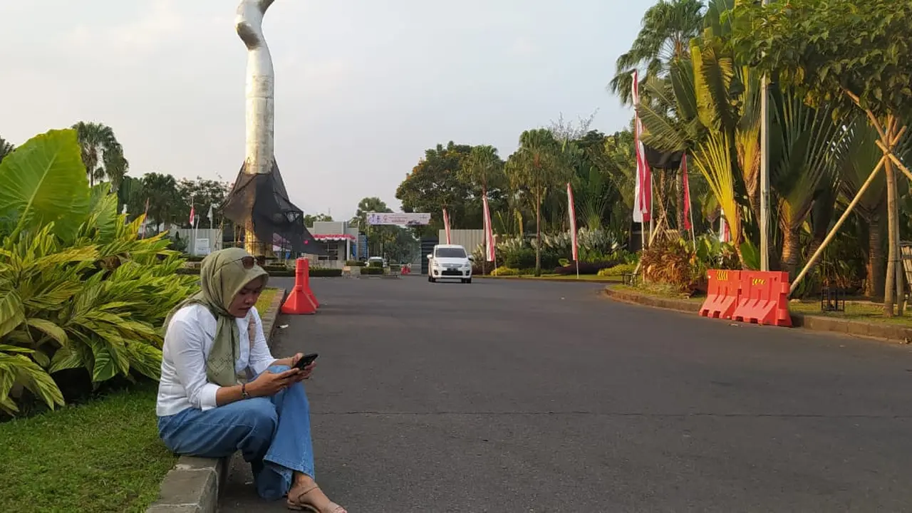 Keberadaan Taman Oasis asri dan nyaman untuk bersantai.