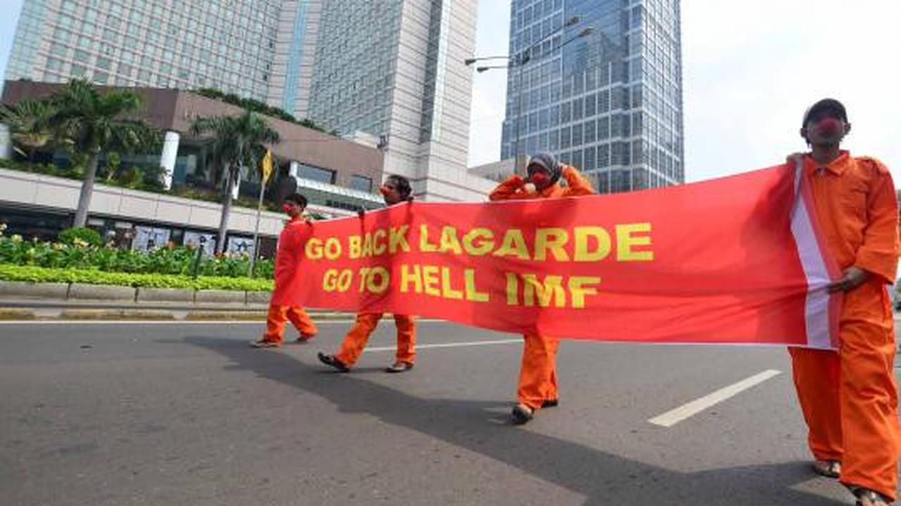 Demo tolak kedatangan IMF ke Jakarta