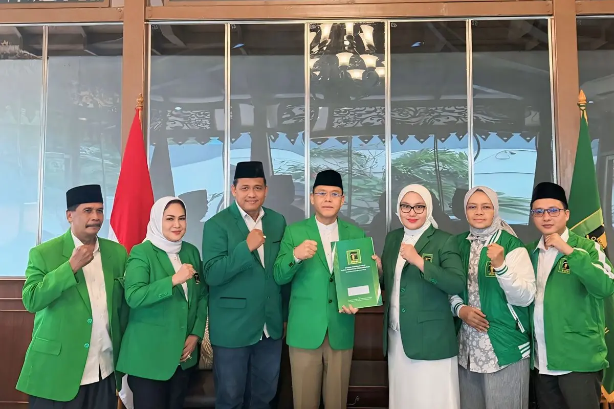 Neng Siti Julaiha resmi didapuk sebagai Ketua DPW Partai Persatuan Pembangunan (PPP) Provinsi Banten setelah menerima Surat Keputusan (SK) dari Ketua Umum DPP PPP, Muhamad Mardiono (Istimewa)