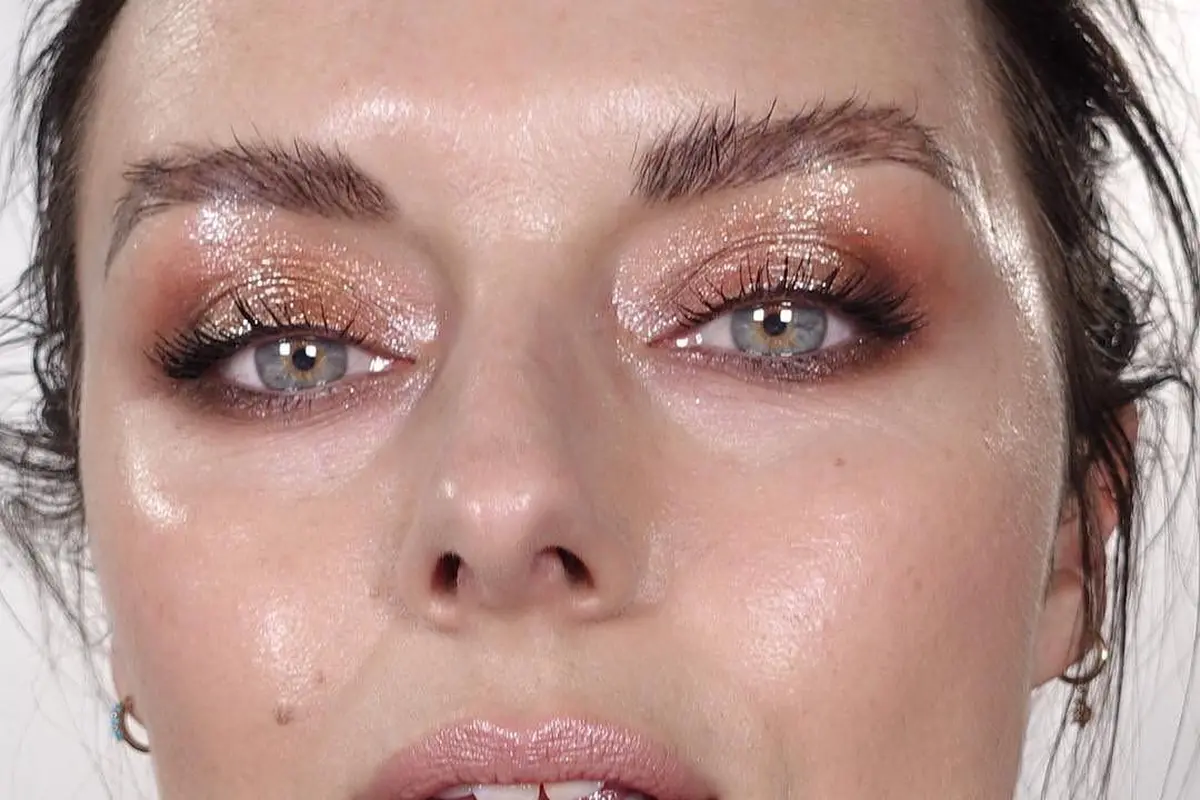 Glass makeup