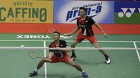 Ganda Putra Indonesia, Fajar Alfian/Muhammad Rian Ardianto, saat melawan wakil Jepang, Akira Koga/Taichi Sato, pada laga Indonesia Masters di Istora, Jakarta, Rabu (15/1/2020). Fajar/Rian menang 21-19, 16-21, dan 21-13. (Bola.com/M Iqbal Ichsan)