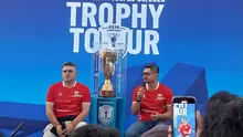 Cristian Gonzalez dan Bambang Pamungkas menjawab pertanyaan pada Trophy Tour ASEAN Hyundai Cup 2026. (Liputan6.com/Aulia Rafa)
