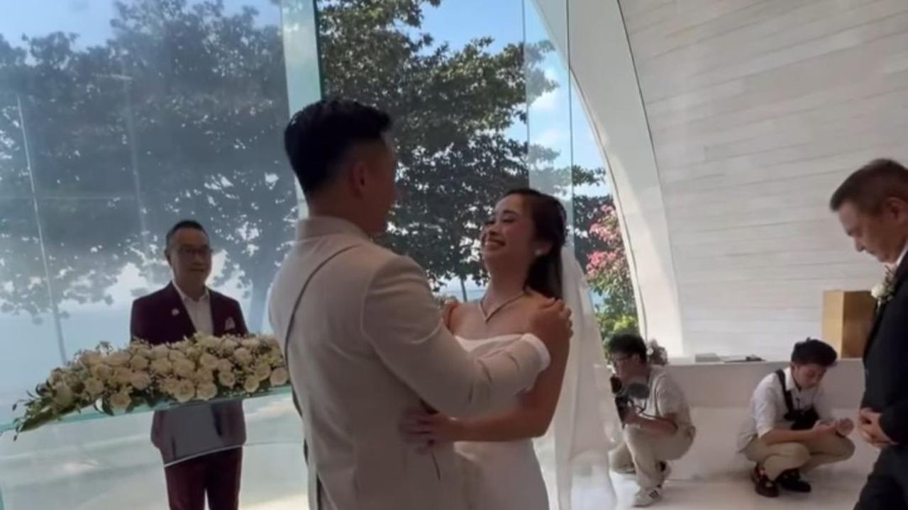 Gritte Agatha mengunggah foto bersama Arif Hidayat, pria yang kini menjadi suaminya. Keduanya begitu romantis.