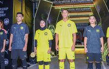FOTO: Penampakan Jersey Baru Timnas Malaysia Banjir Kritikan, Disebut Mirip Seragam Shaolin Soccer