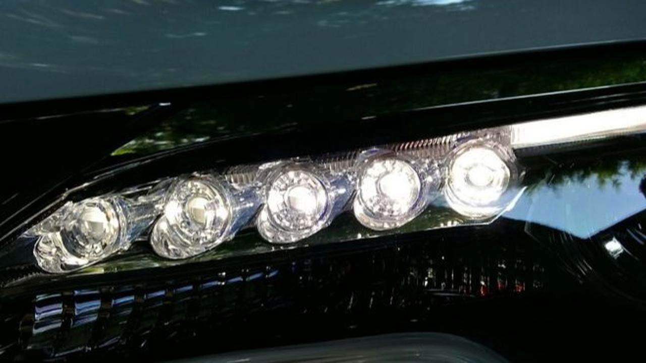 Panduan Menggunakan Lampu Kendaraan Saat Hujan untuk Menjamin Keamanan Berkendara