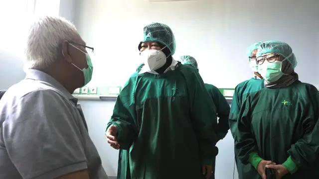 Mensos Risma: Keterlambatan Operasi Katarak Picu Disabilitas Netra dan Turunkan Produktivitas. Foto: Kemensos.
