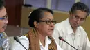 Menteri PP dan PA, Yohana Yambise menggelar konfrensi pers di Gedung Kementerian PP dan PA, Jakarta, Rabu (4/5). Yohana menanggapi kasus kekerasan yang berujung kematian seorang siswi SMP YN (14) di Bengkulu. (Liputan6.com/Helmi Afandi)