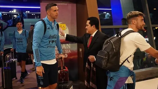 Ketum PSSI Erick Thohir Sambut Langsung Kedatangan Argentina