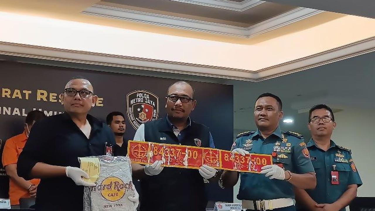 Dirbin Gakkumplin Puspom TNI (Kolonel Laut) PM Joko Tri Suhartono membagikan tips mengenali dan ciri-ciri pelat palsu kendaraan dinas TNI.