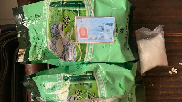 Barang bukti narkoba jenis sabu yang dibawa oleh Wawan untuk dikirim ke Jakarta digagalkan di Pelabuhan Bakauheni, Lampung Selatan. Foto : (Istimewa).