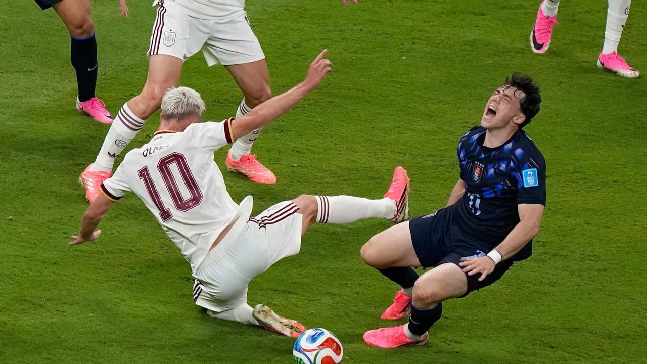 FOTO: Spanyol Lolos Juara Grup Usai Singkirkan Uruguay