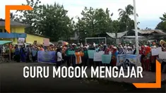 Ribuang guru SMA dan SMK di Kabupaten Mimika Papua mogok mengajar. Mereka menggelar aksi damai di lapangan Timika. Para guru menuntut pembayaran berabgai tunjangan mereka di tahun 2018 yang belum dibayar