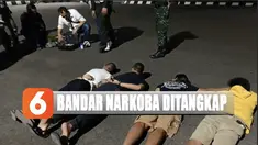 Petugas menggeledah seisi rumah dan mendapati sejumlah barang bukti, mulai dari alat konsumsi sabu atau bong, ganja, tembakau gorila, hingga timbangan elektrik.
