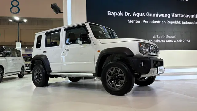 Jimny 5-door White Rhino Edition