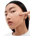 Rutinitas skincare sebelum menghadiri acara outdoor membantu menjaga kulit tetap terlindungi dari paparan sinar matahari dan polusi. (Foto/Dok: YSL Beauty Indonesia)