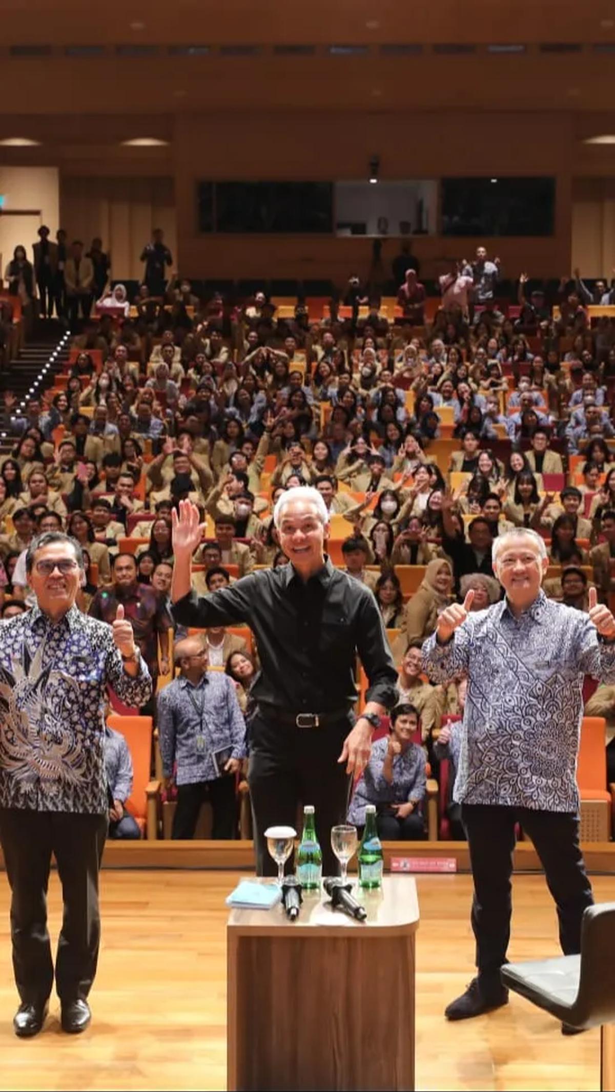 "Boleh, semua masyarakat, warga negara punya hak," kata Ganjar seusai mengisi kuliah umum di Universitas Katolik Parahyangan (Unpar), Bandung, Rabu (11/10).