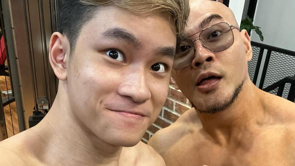 Qora paypoq kiygan qiz