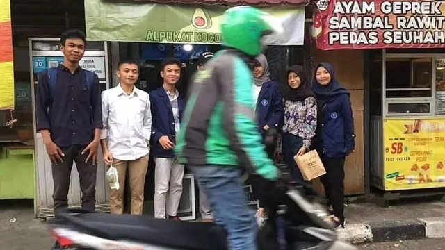 6 Kelakuan Usil Ojek Online Ini Bikin Ketawa Geli