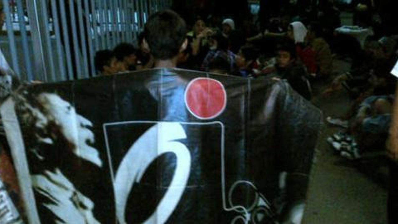 Iwan Fals bernyanyi, fans di luar PRJ kembali panas