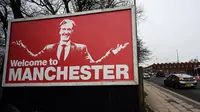 Banner pemilik baru Manchester United Sir Jim Ratcliffe (AFP)