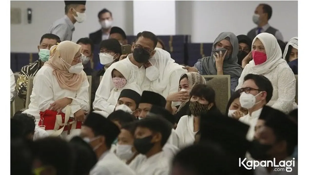 7 Momen Pengajian Sekaligus Doa Bersama untuk Vanessa Angel dan Bibi Ardiansyah